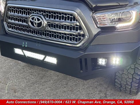 Used 2017 Toyota Tacoma TRD Off-Road w/ Tow Package (A/T) AWD/4WD image 26