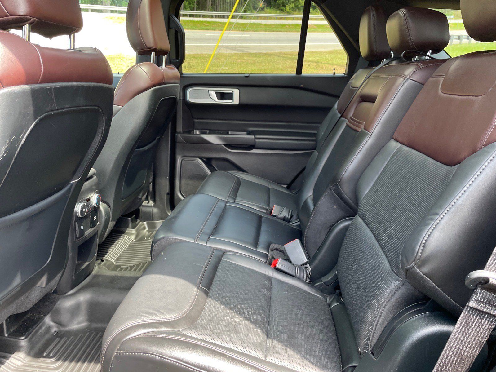 Used 2020 Ford Explorer Platinum AWD/4WD image 10