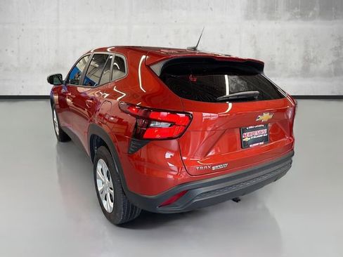 Used 2024 Chevrolet Trax LS image 7