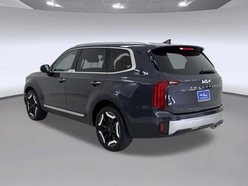 Used 2025 Kia Telluride S FWD image 3