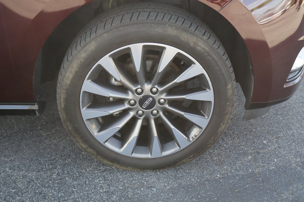 Used 2018 Lincoln Navigator L Select RWD image 13