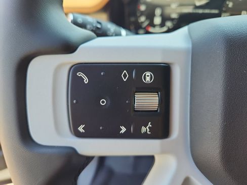 New 2026 Land Rover Defender 110 X-Dynamic SE AWD/4WD image 17