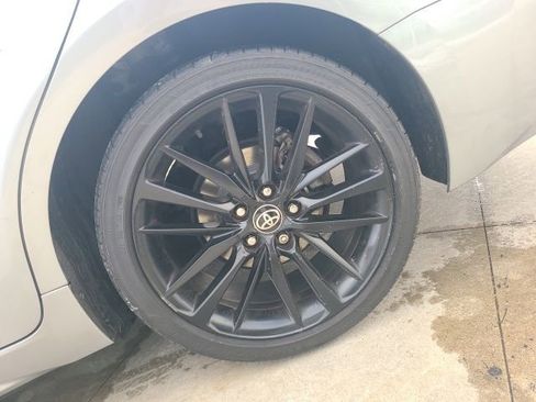 Used 2021 Toyota Camry XSE image 11