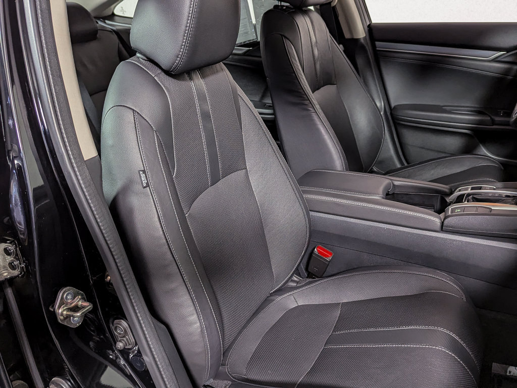 Used 2016 Honda Civic Touring image 21