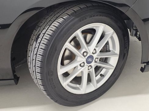 Used 2018 Ford Focus SE w/ Cold Weather Package image 42