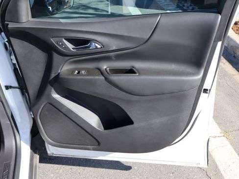 Used 2023 Chevrolet Equinox LT FWD image 34