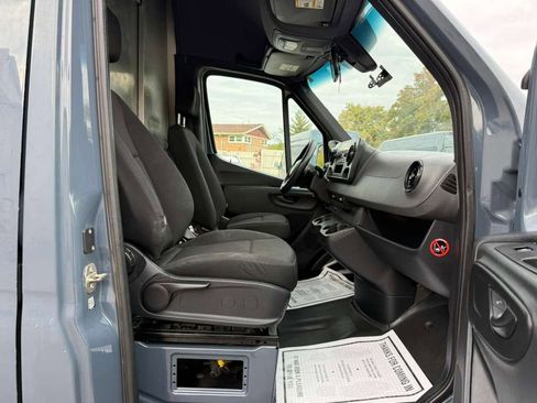 Used 2019 Mercedes-Benz Sprinter 144 image 47