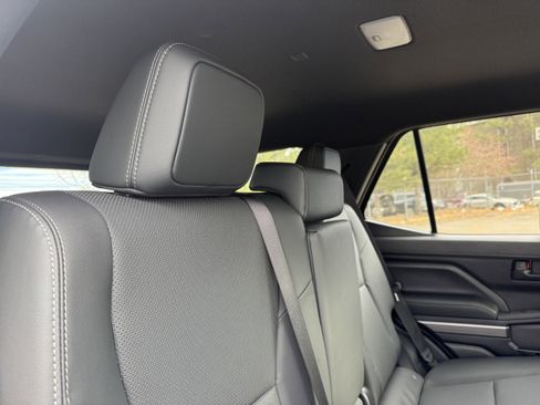 New 2025 Toyota 4Runner TRD Off-Road Premium AWD/4WD image 19