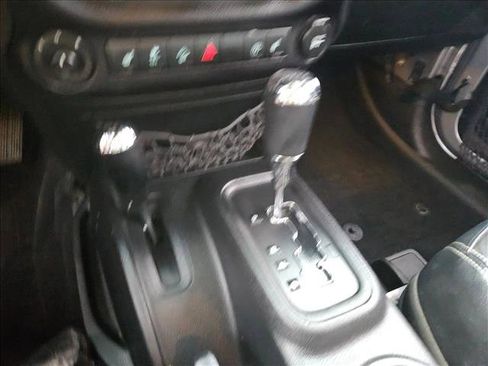 Used 2016 Jeep Wrangler Rubicon AWD/4WD image 16