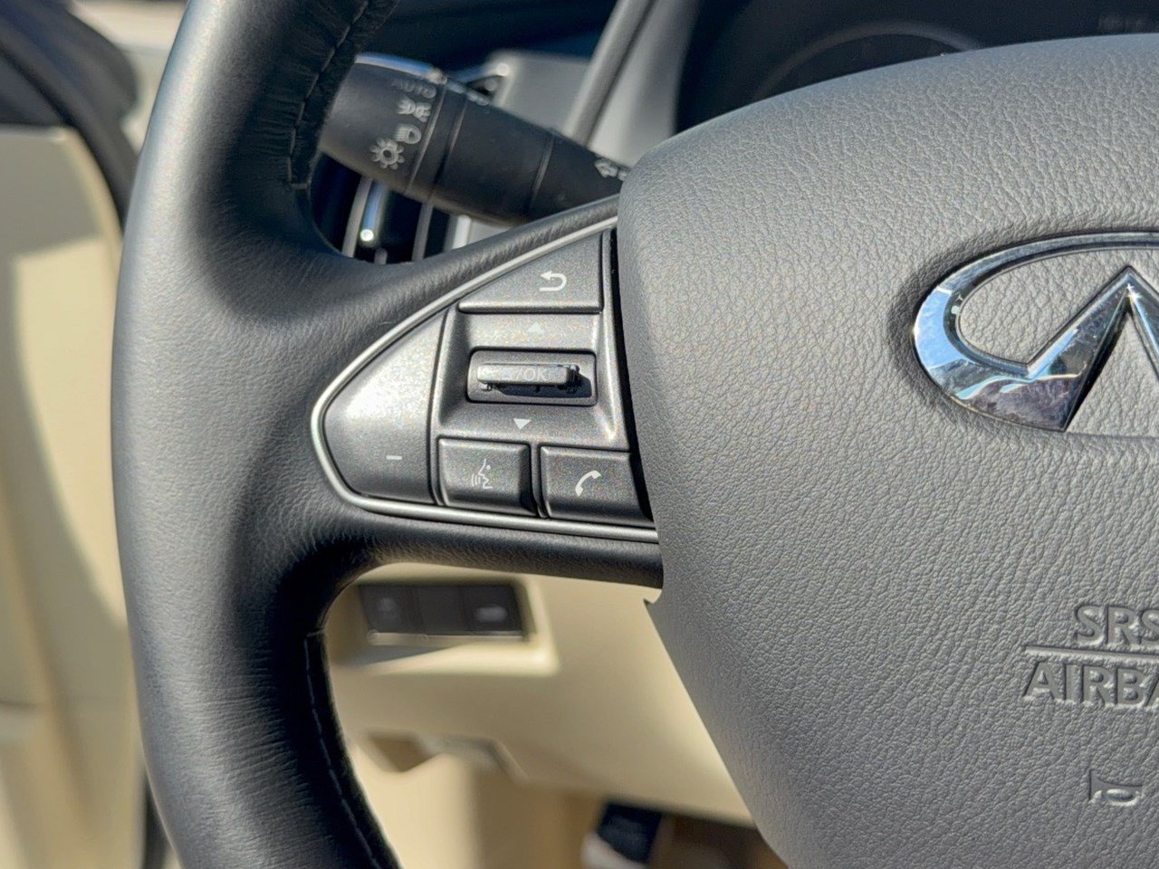 Used 2014 INFINITI Q50 Premium w/ Navigation Package RWD image 18
