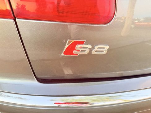 Used 2008 Audi S8 image 12