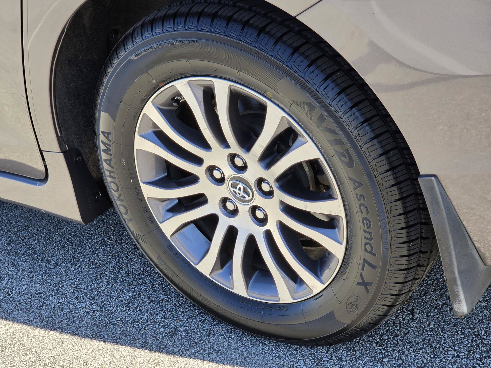 Used 2020 Toyota Sienna XLE FWD image 8