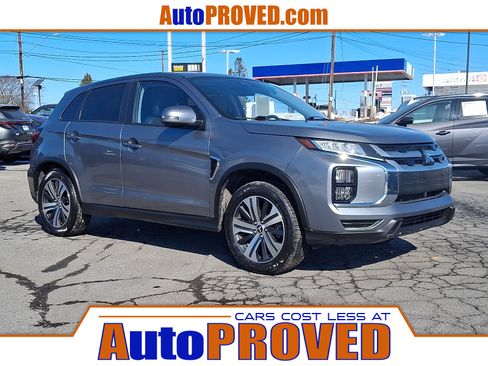 Used 2022 Mitsubishi Outlander Sport SE image 1