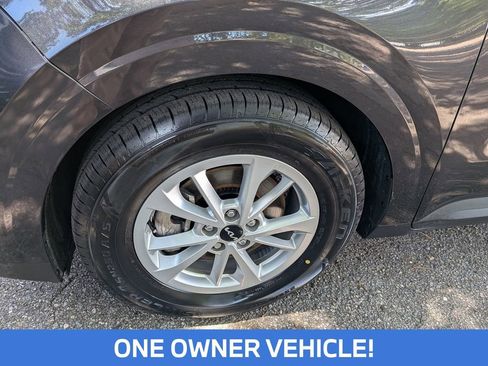 Used 2024 Kia Carnival LX FWD image 12