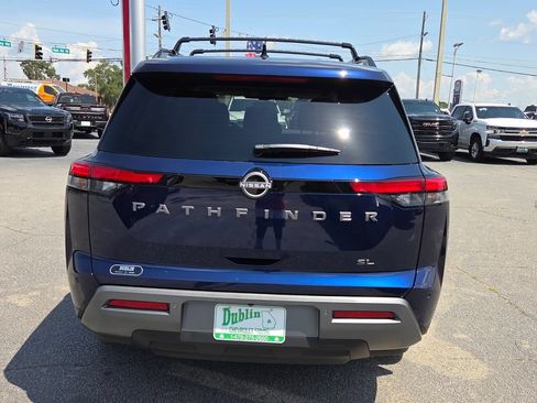 New 2026 Nissan Pathfinder SL FWD image 9