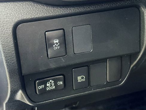 Used 2021 Toyota Tacoma SR5 AWD/4WD image 21