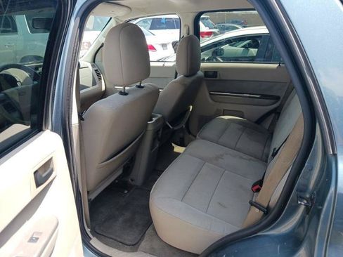 Used 2010 Ford Escape XLT AWD/4WD image 7