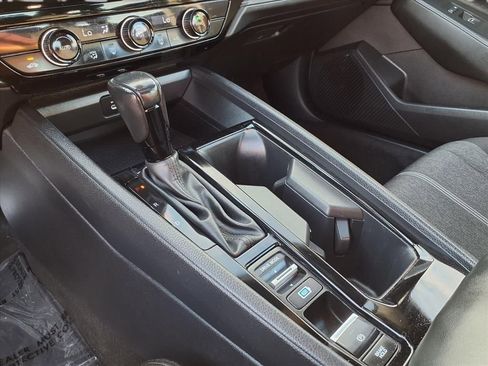 Used 2023 Honda Accord Sport image 9