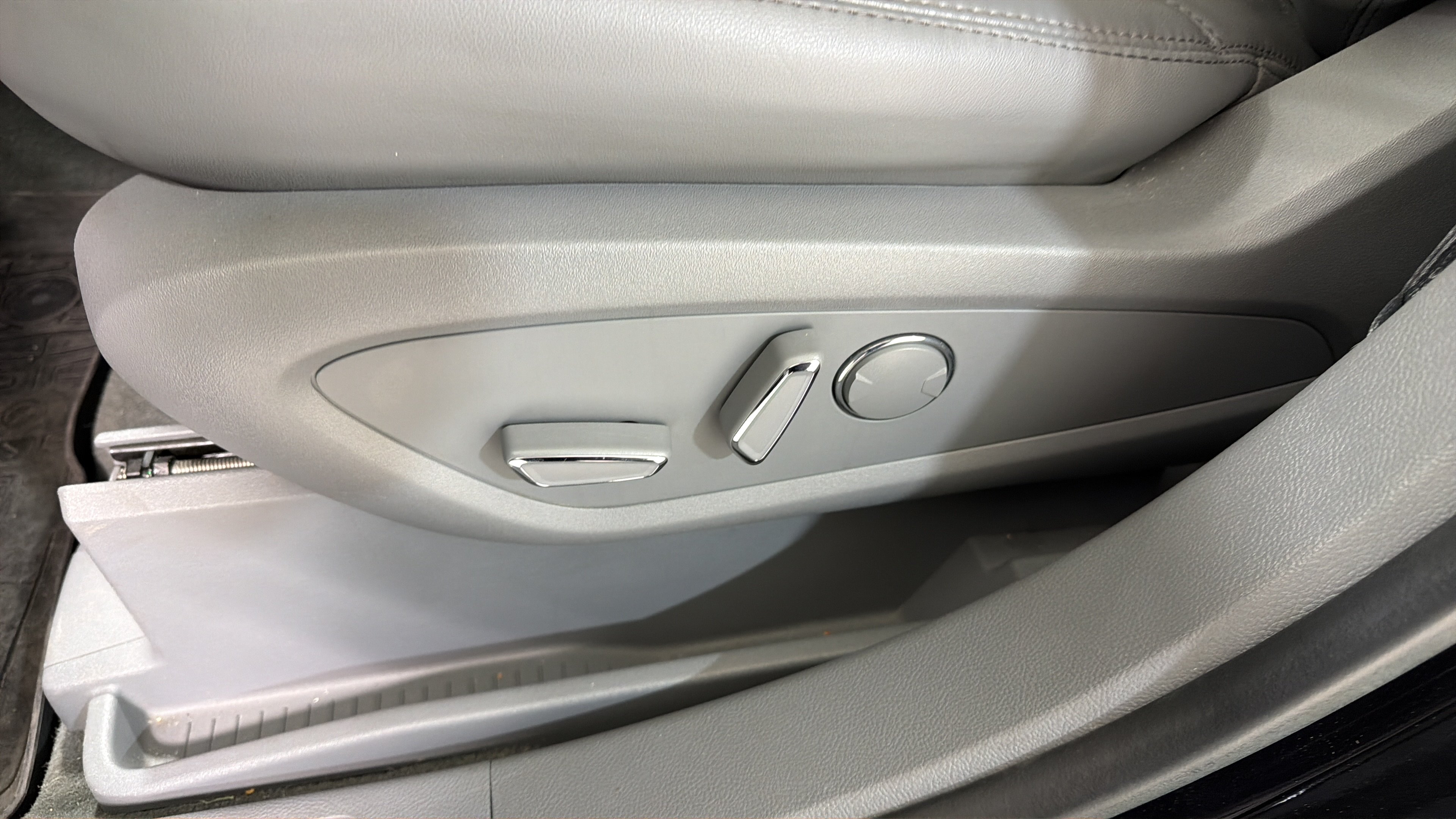 Used 2022 Lincoln Nautilus Reserve FWD image 10