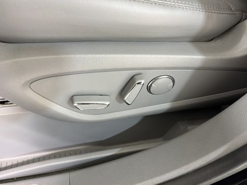 Used 2022 Lincoln Nautilus Reserve FWD image 10
