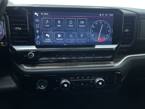 Used 2024 GMC Sierra 1500 SLE image 18