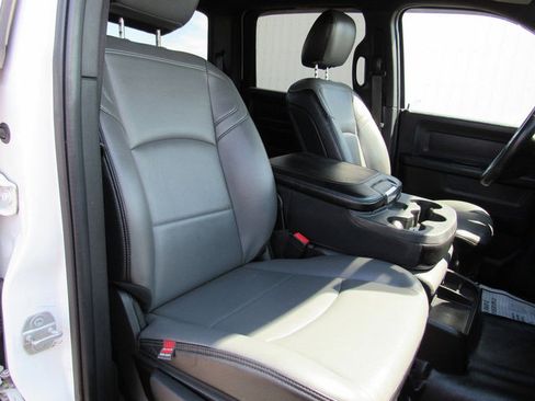 Used 2022 RAM 3500 Tradesman RWD image 14