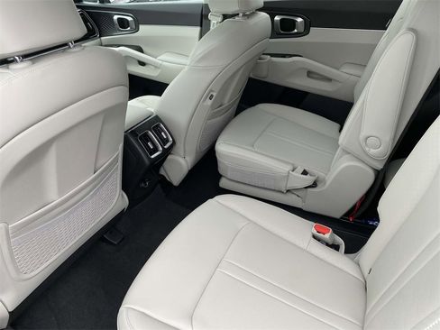 New 2025 Kia Sorento EX w/ Panoramic Sunroof Package image 9