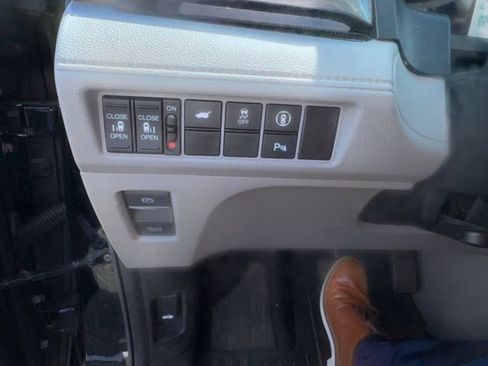 Used 2022 Honda Odyssey Elite image 8