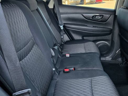 Used 2019 Nissan Rogue S image 37