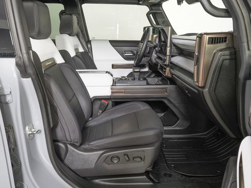 Used 2024 GMC Hummer EV 3X image 9