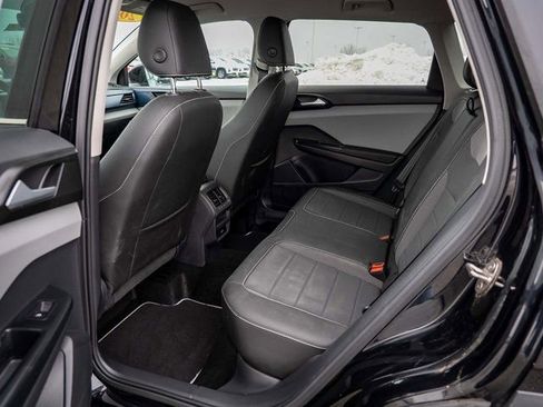 Used 2023 Volkswagen Taos SE image 14