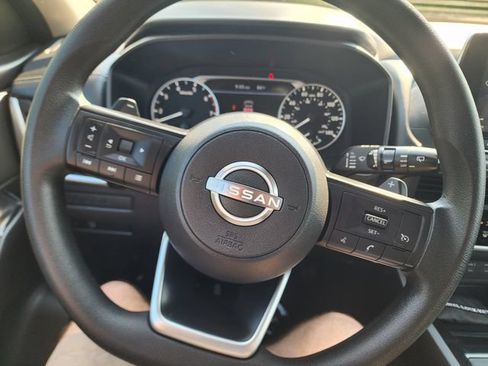 Used 2024 Nissan Rogue S AWD/4WD image 19
