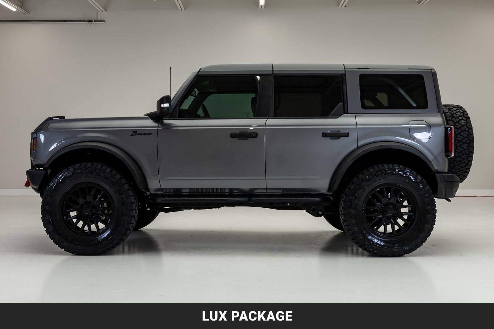 Used 2024 Ford Bronco Badlands AWD/4WD image 6