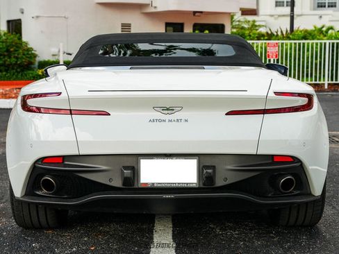 Used 2019 Aston Martin DB11 Volante image 19
