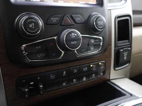 Used 2018 RAM 3500 Laramie image 47