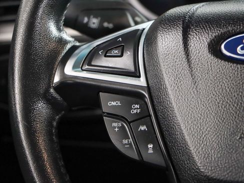 Used 2022 Ford Edge SEL image 13