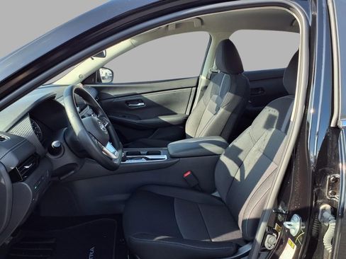 Certified 2025 Nissan Sentra SV image 21