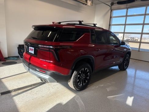 Used 2024 Chevrolet Traverse Z71 image 8