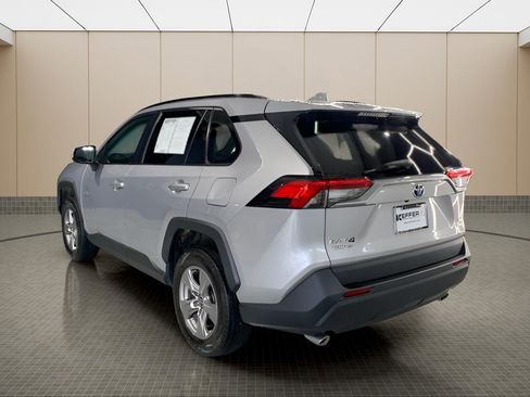 Used 2022 Toyota RAV4 XLE image 3