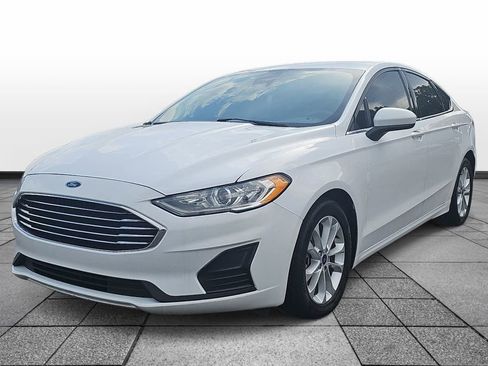Used 2020 Ford Fusion SE FWD image 1