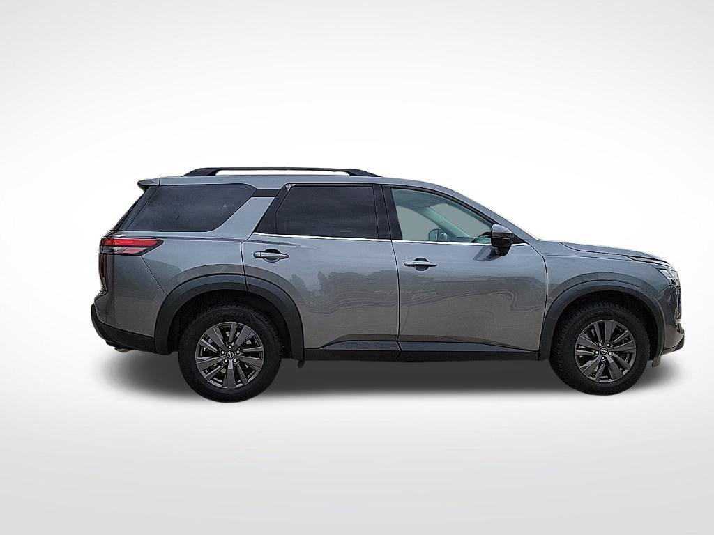 Used 2022 Nissan Pathfinder SV AWD/4WD image 5