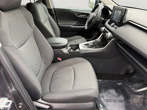 Used 2021 Toyota RAV4 XLE AWD/4WD image 8