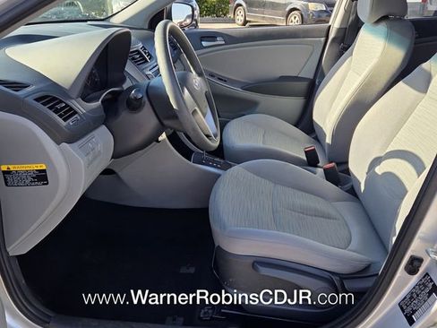Used 2016 Hyundai Accent SE FWD image 5