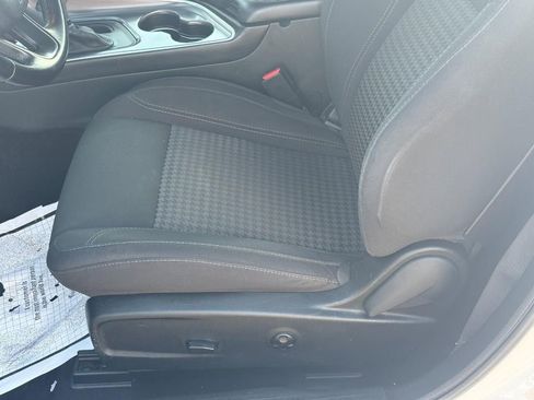 Used 2019 Dodge Challenger SXT image 13