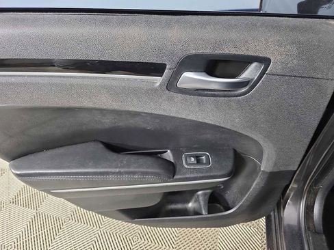 Used 2023 Chrysler 300 Touring image 27