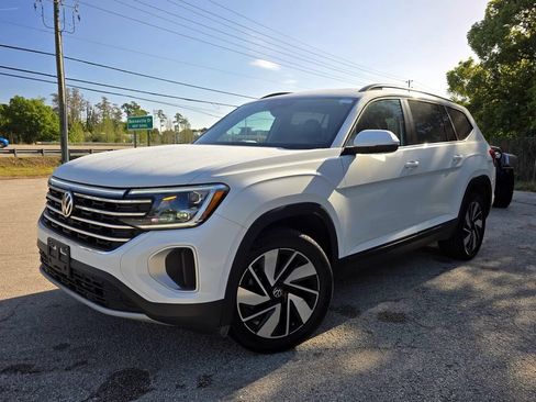 Used 2024 Volkswagen Atlas SE AWD/4WD image 35