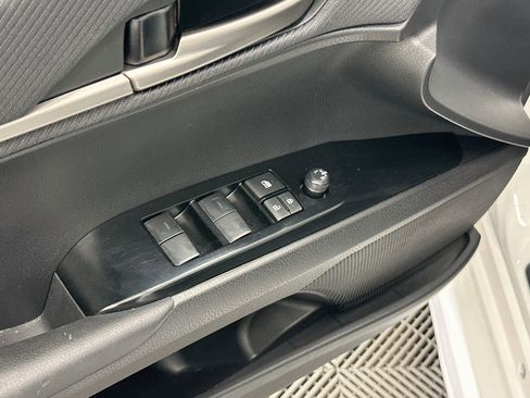 Used 2025 Toyota Camry SE FWD image 15