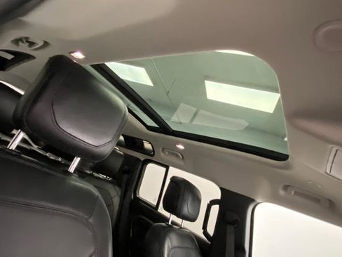 Used 2020 Land Rover Defender 110 HSE image 24