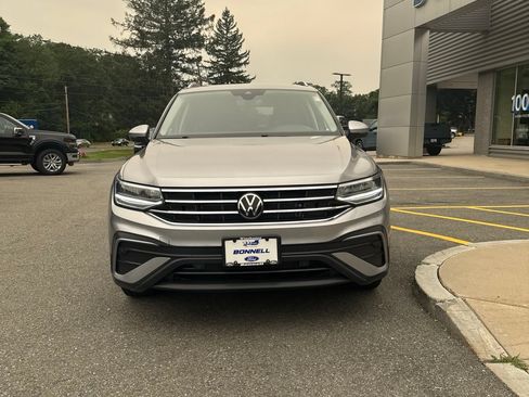 Used 2023 Volkswagen Tiguan SE w/ Panoramic Sunroof Package AWD/4WD image 5