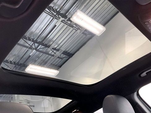 Certified 2021 Mercedes-Benz GLB 250 4MATIC image 14